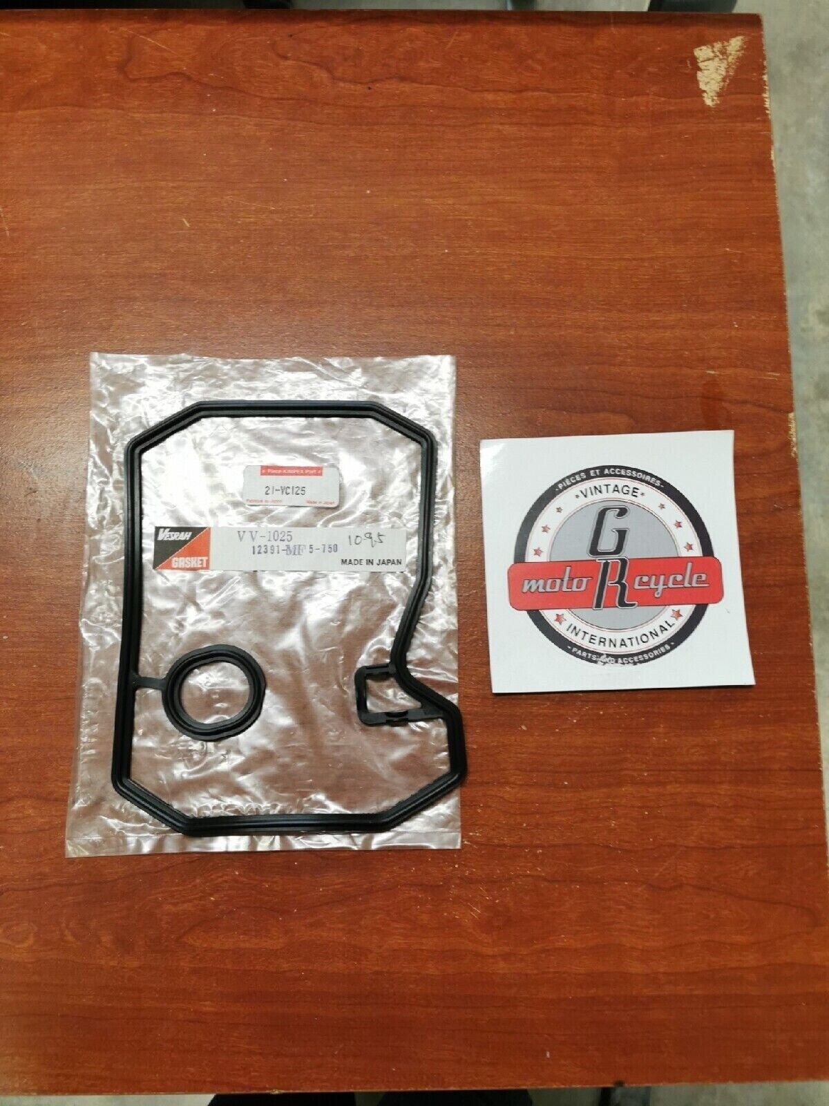 NOS Honda VT500 VT600 NT650 XL600 CYLINDER HEAD COVER GASKET 12391-MF5-750 H37 