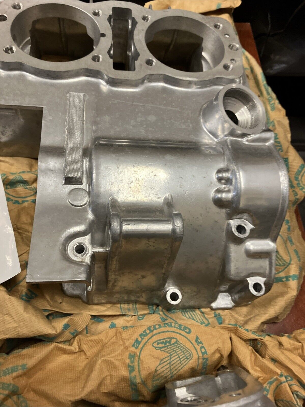 NOS Honda CB450 CL450 UPPER & UNDER CRANKCASE 11100-292-080 11200-292-080 H153