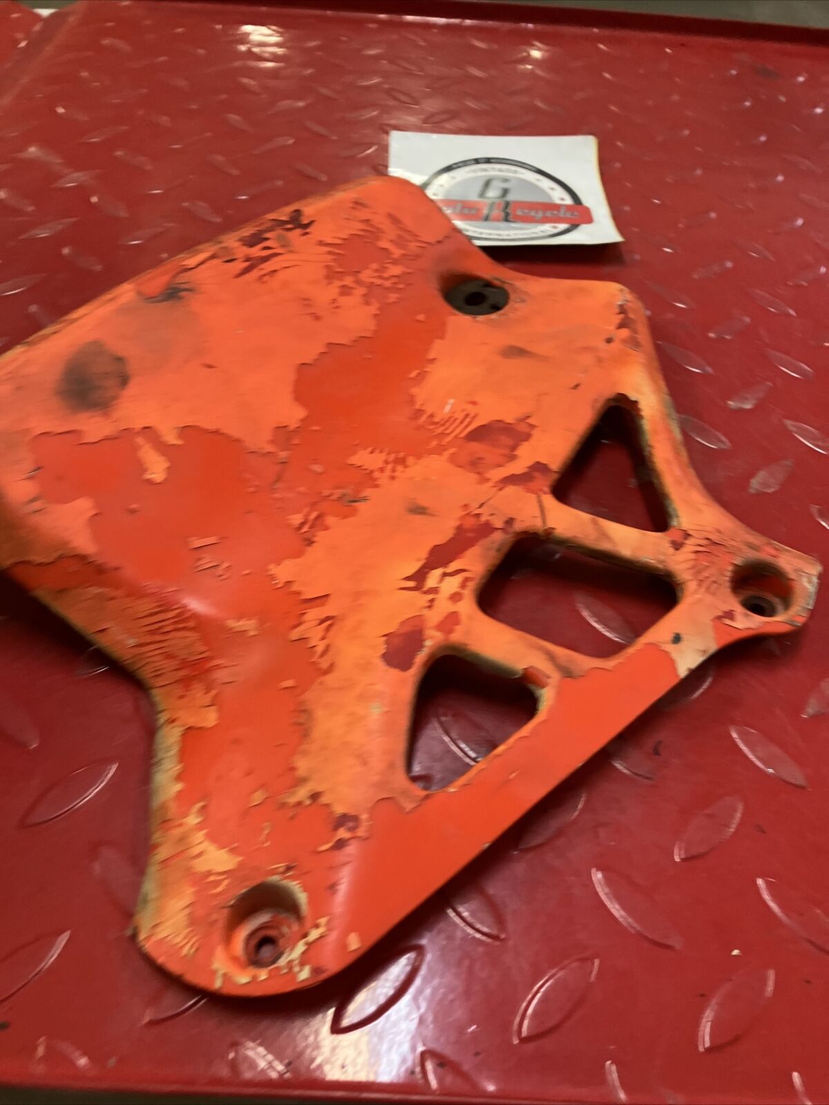 Honda CR250R 1984 left radiator fuel tank shroud cover