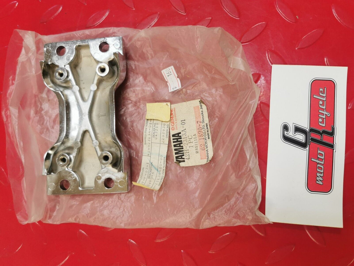 NOS Yamaha XV1000 XV1100 VIRAGO 1000 / 1100 BRACE FORK 42H-2313A-01 Y15