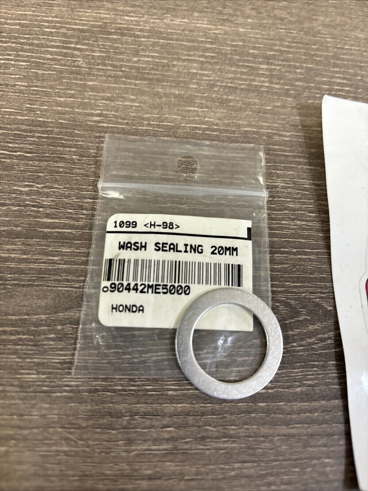 NOS Honda SEALING WASHER 20MM 90442-ME5-000 H124