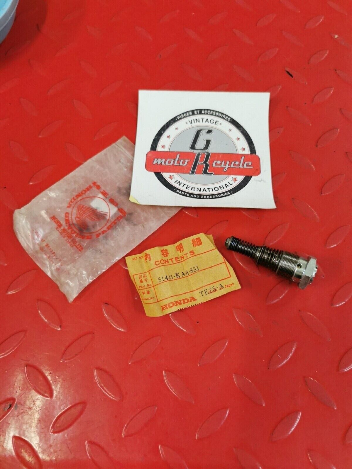 NOS HONDA CR250R CR500R 1985 BOLT CENTER SHOWA 51441-KA4-831 H38