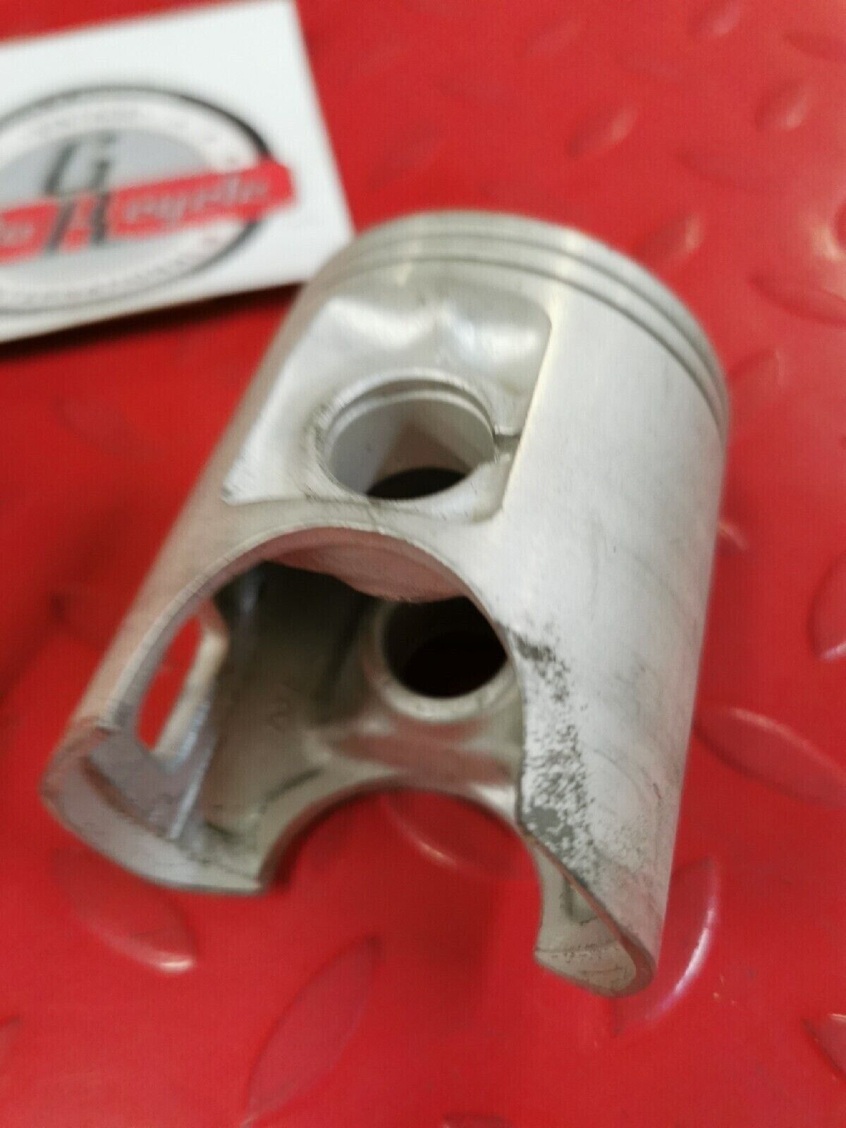 NOS HONDA TRX250R 1987  PISTON  OVER SIZE 0.25 13103-HA2-770  H40