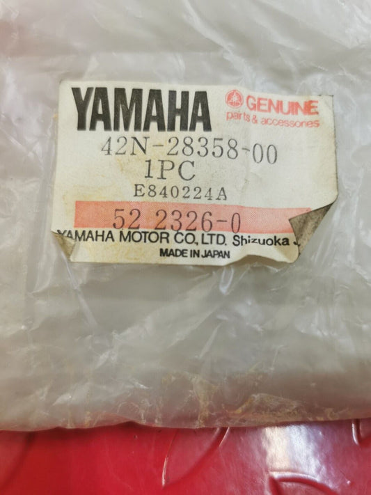 NOS YAMAHA XJ900F 1990 STAY 3 42N-28358-00-00 Y28