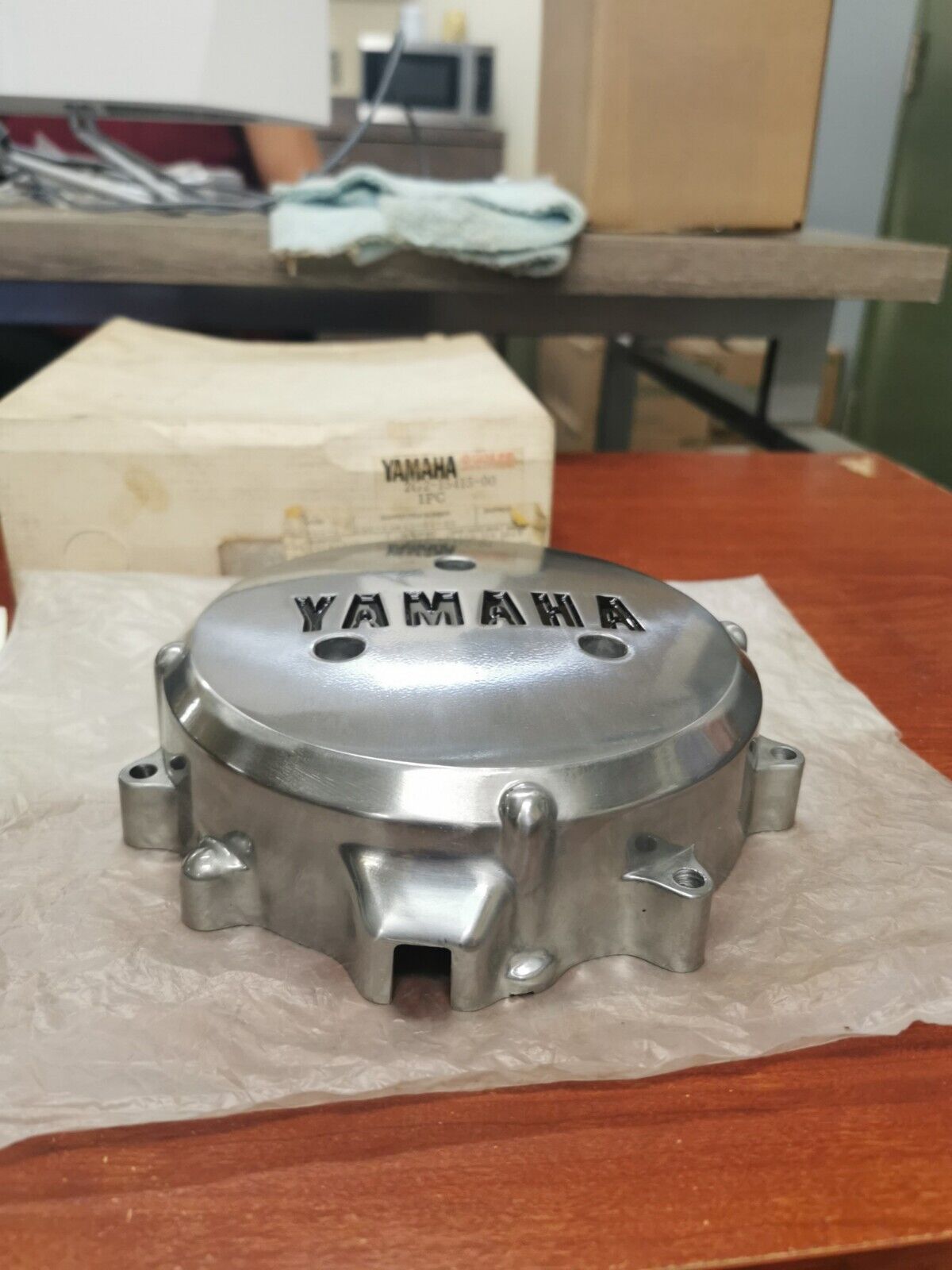 NOS Yamaha 1978 1979 XS750 1980 XS850 GENERATOR COVER 2G2-15415-00-00 Y87