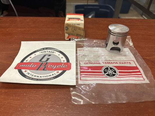 NOS Yamaha TY50 TY50M PISTON STD 0.96 353-11631-01-96 SUB 353-11631-01-98 Y175
