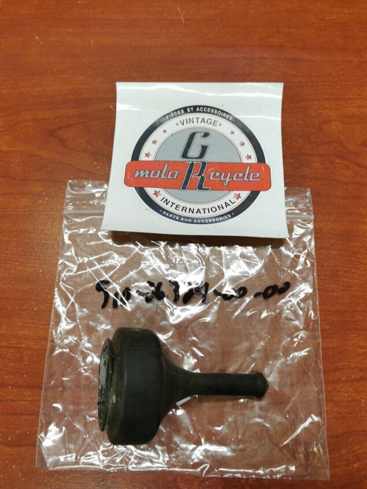 NOS Yamaha MX400 MX250 YZ400 IT465 IT400 IT250 RUBBER CAP 510-26329-00-00 Y91