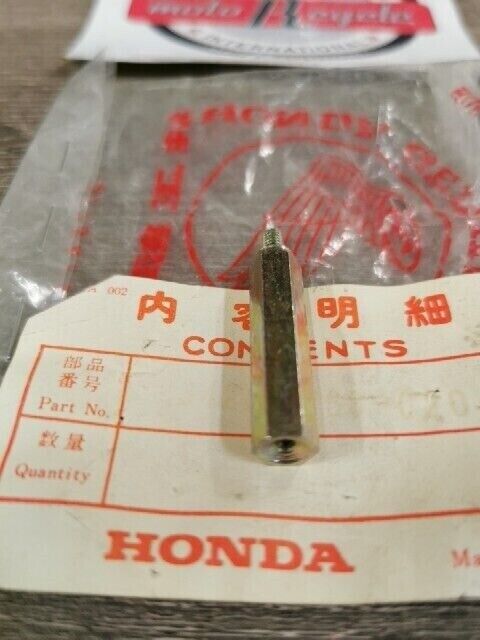 NOS HONDA C200 CD90 BOLT SOCKET 90148-030-000  H77