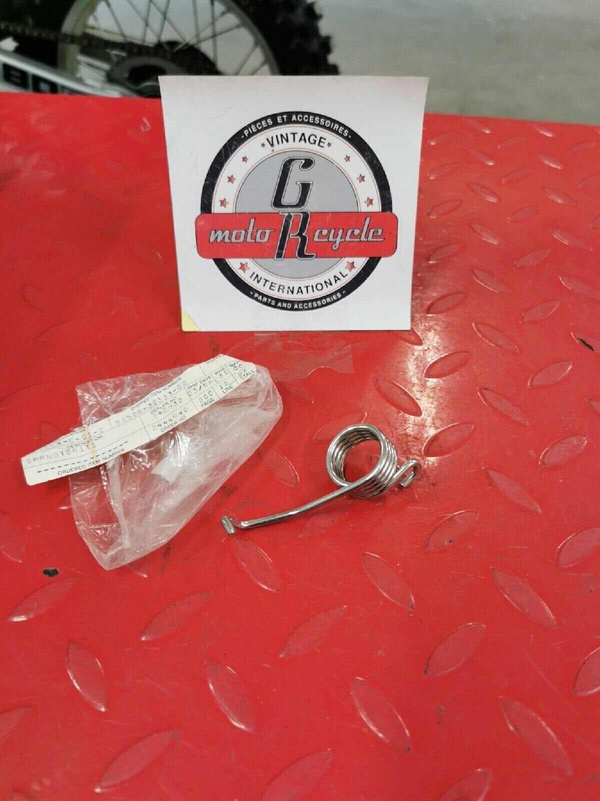 NOS YAMAHA TT500 1977-1979  SPRING  TORSION 90508-32333-00 Y52