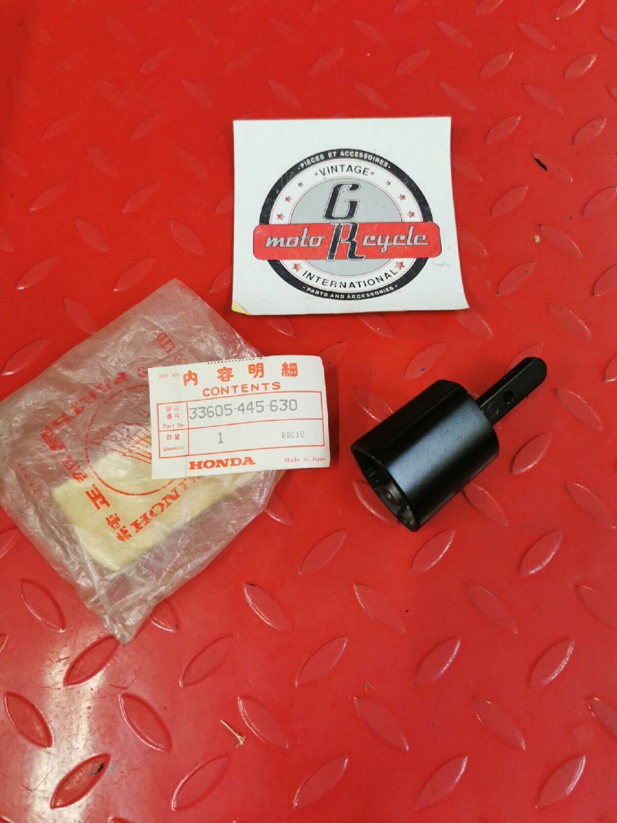 NEW NOS HONDA CB750F CB900F 1981 1982  STAY RR  TURN SIGNAL 33605-445-630 H38