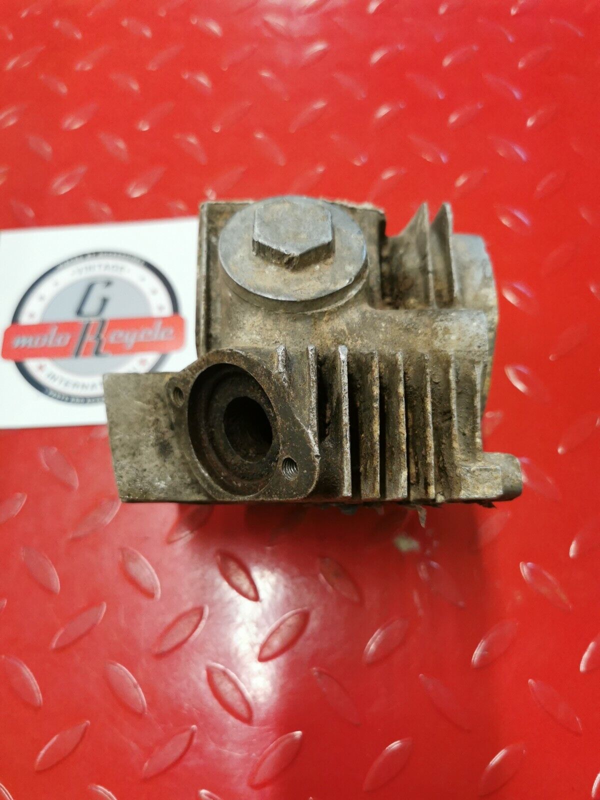Honda ST90 1973 cylinder head jug barrel cover