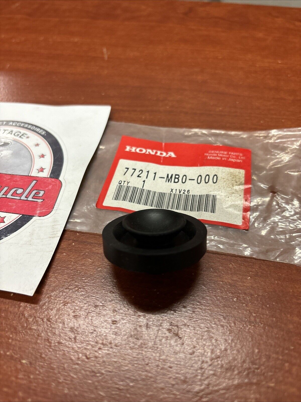 NOS Honda ATC200 ATC250 CBX750 NX250 NX650 SEAT STOP RUBBER 77211-MB0-000 H172
