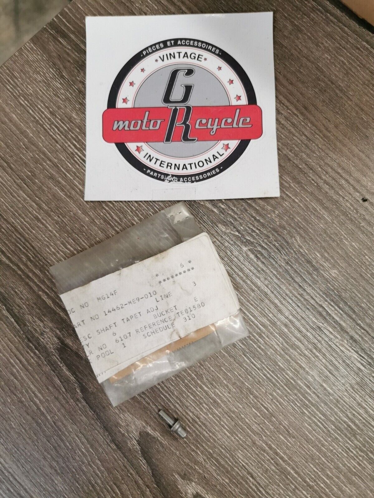 NOS HONDA VT700C SHAFT  TAPPET ADJUSTING ASSIST  14462-ME9-010 H59