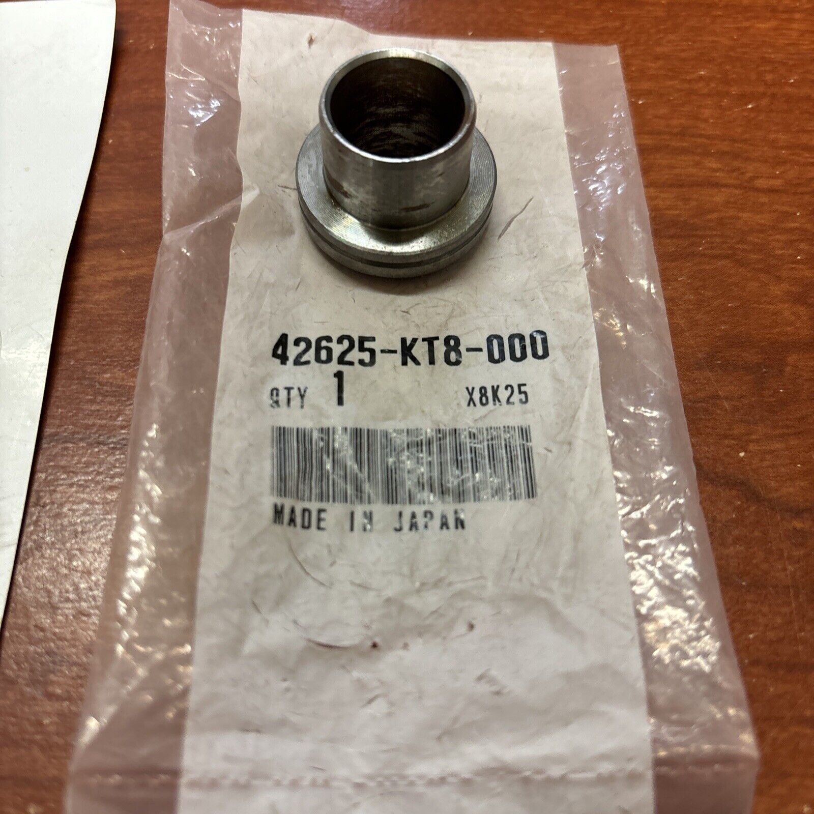 NOS Honda CB250F CB400F CBR250RR CBR600F REAR WHEEL COLLAR B 42625-KT8-000 H166