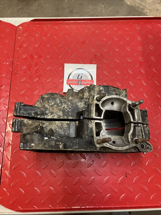 Honda CR250R 1984 left right crankcase set 111A0-KA4-741 2