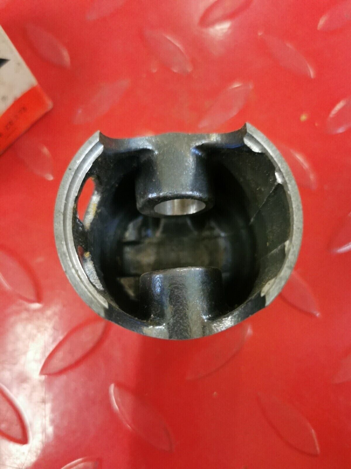 NOS YAMAHA MX100 1974  1975  PISTON STD   427-11631-01-98 Y50