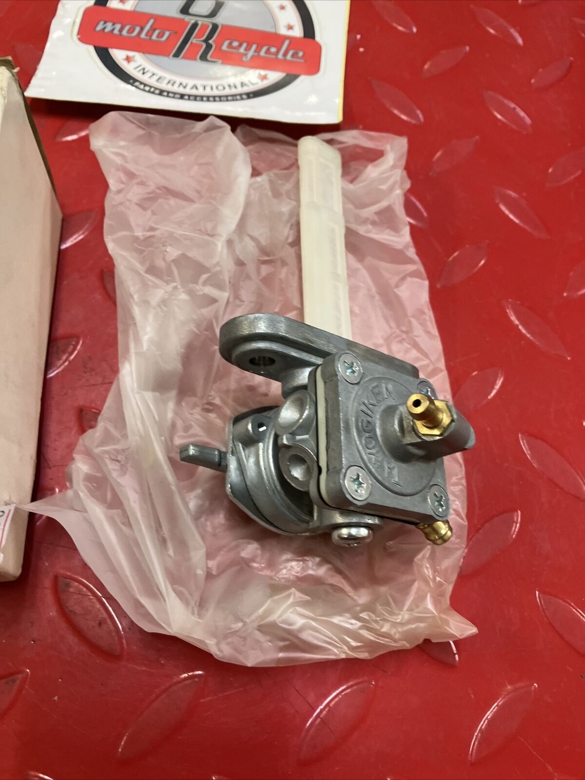 NOS Yamaha XS650 FUEL COCK ASSY PETCOCK 2M0-24510-04-00 Y35