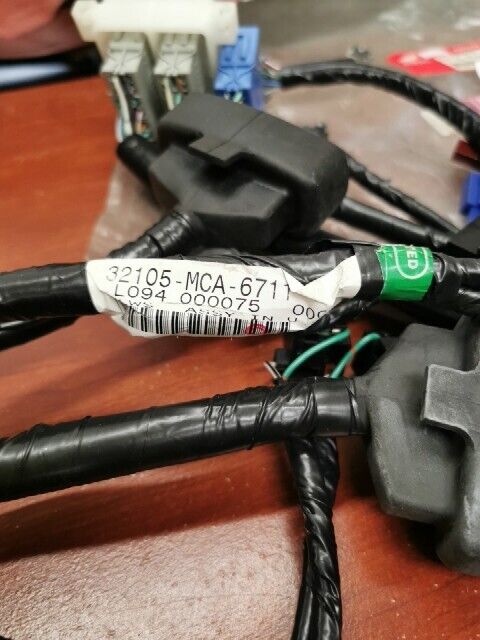 NOS Honda 2001 GL1800 GL1800A FAIRING SUB HARNESS 32105-MCA-671 H108