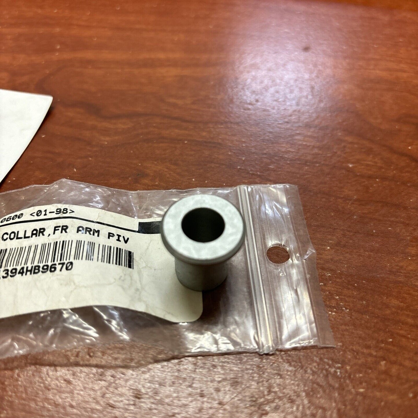 NOS Honda 1987 - 1989 TRX250R FRONT ARM PIVOT COLLAR 51394-HB9-670 H149