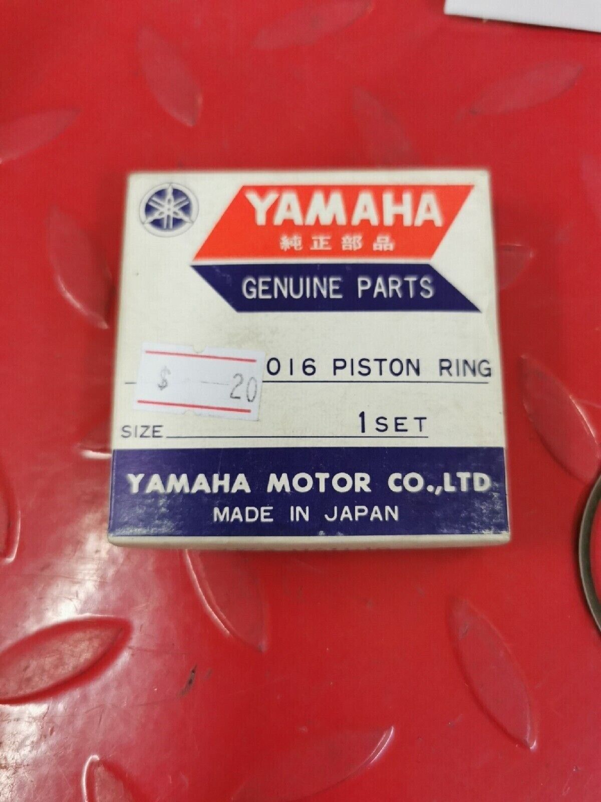 NOS YAMAHA YZ100 YZ125  1976 - 1981  PISTON RING SET 1ST 2W5-11611-10-00 Y51