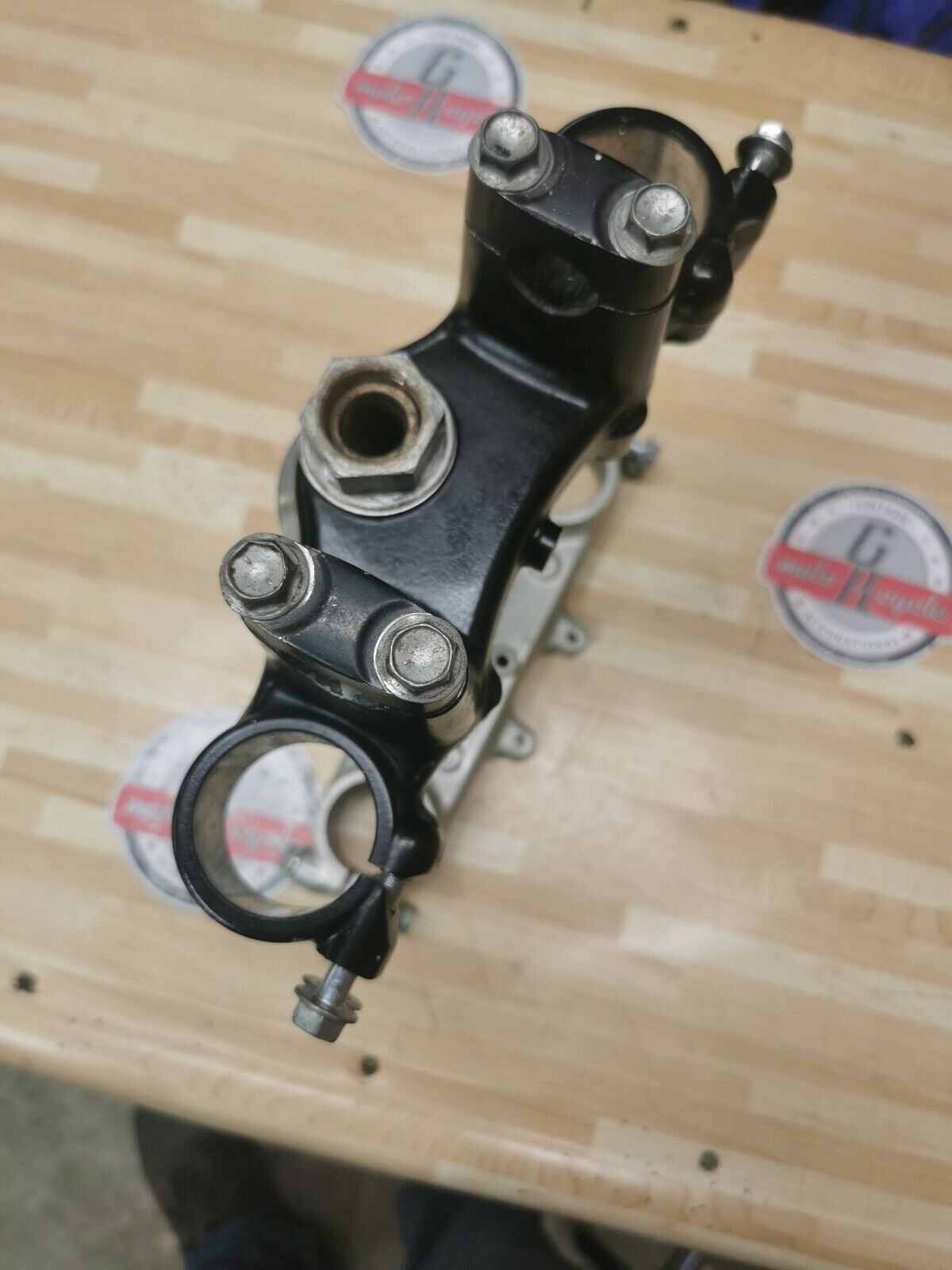 Yamaha YZ250 1988 steering stem triple clamp tree handle crown 2VM-23340-L0-00