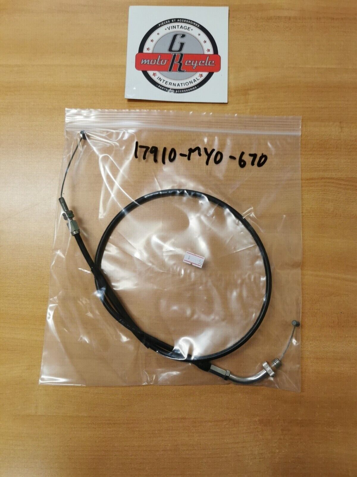 NOS HONDA VT600CD VT600AC 1991 - 1994  THROTTLE CABLE  17910-MY0-670 H29