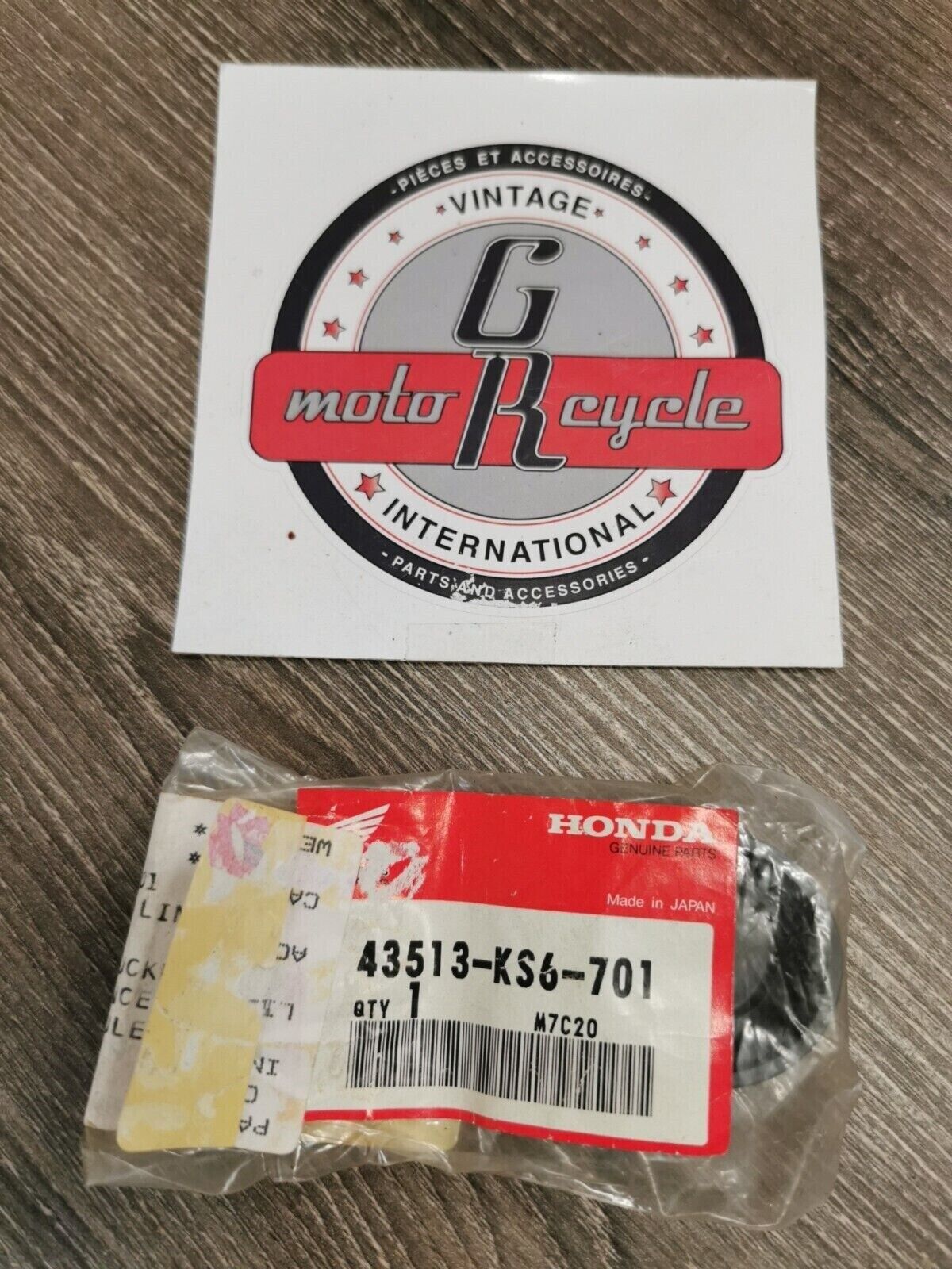 NOS HONDA MASTER CYLINDER CAP 43513-KS6-701  H50
