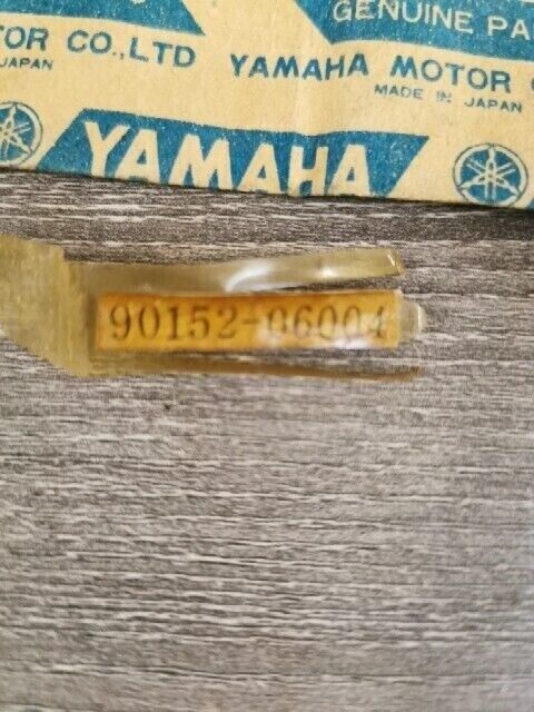 NOS YAMAHA SM292F TL433F WJ500F DT125E SCREW FLAT HEAD 90152-06004-00 Y151