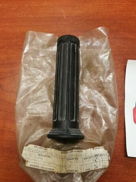 NOS Yamaha 1980 1981 YT125 LEFT SIDE GRIP 3X3-26241-00-00 Y109