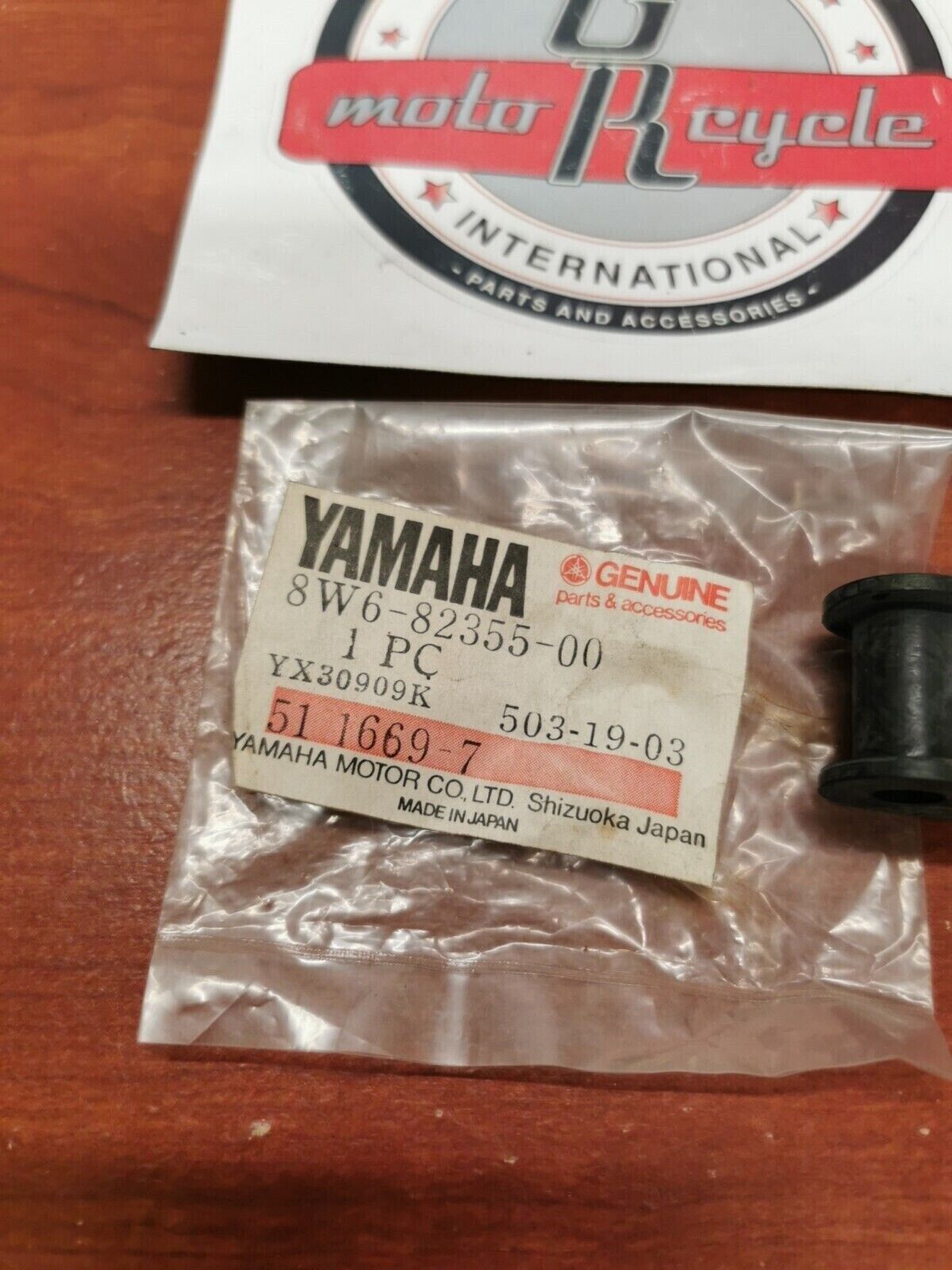 NOS Yamaha ET340 EC340 ET400 ET300 CS340 GROMMET 1 8W6-82355-00-00 Y96