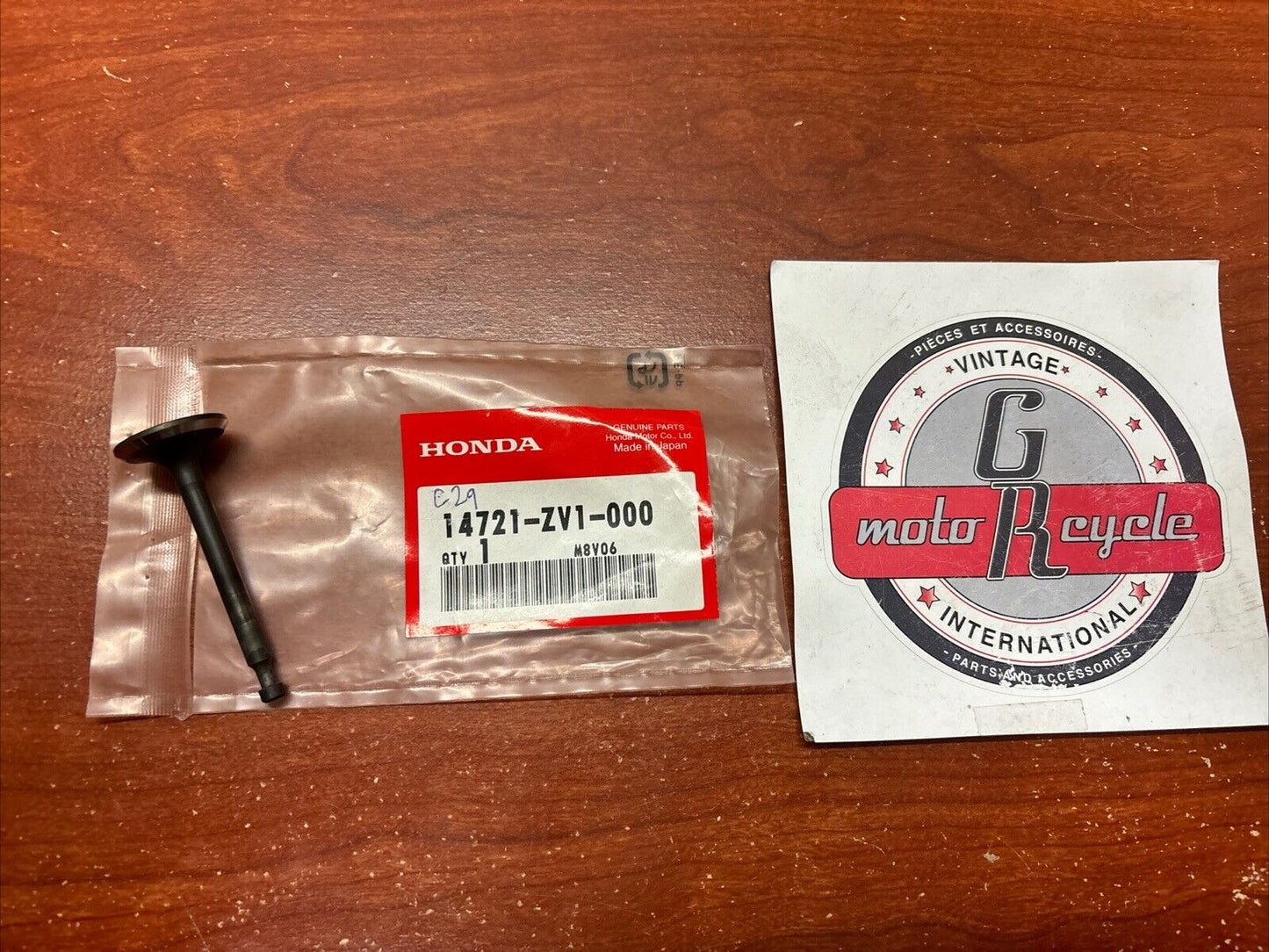 NEW NOS Honda BF5 BF50 EXHAUST VALVE 14721-ZV1-000 H183