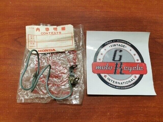 NOS Honda S65 RIGHT FRONT WINKER SOCKET 33410-035-000 H69