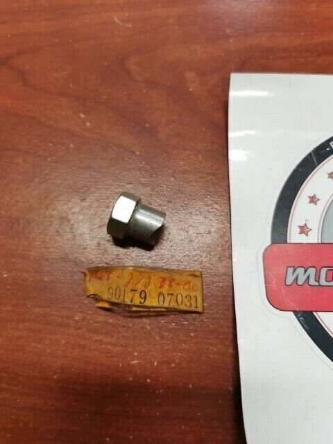 NOS Yamaha R3 TX650 XS1 XS2 YR1 YR2 NUT 90179-07031-00 SUB 168-27238-00-00 Y109