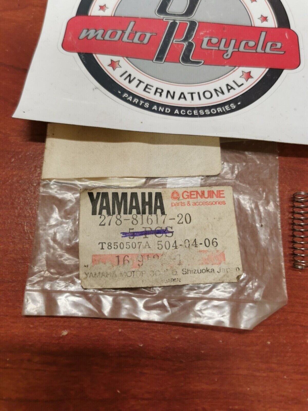 NOS Yamaha RD250 RD350 R5 DS7 BRUSH SPRING 278-81617-20-00 Y96