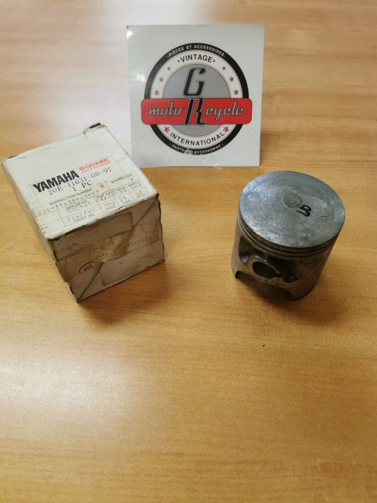 NOS YAMAHA  YT175 1982 1983 PISTON STD  20E-11631-00-97  Y45