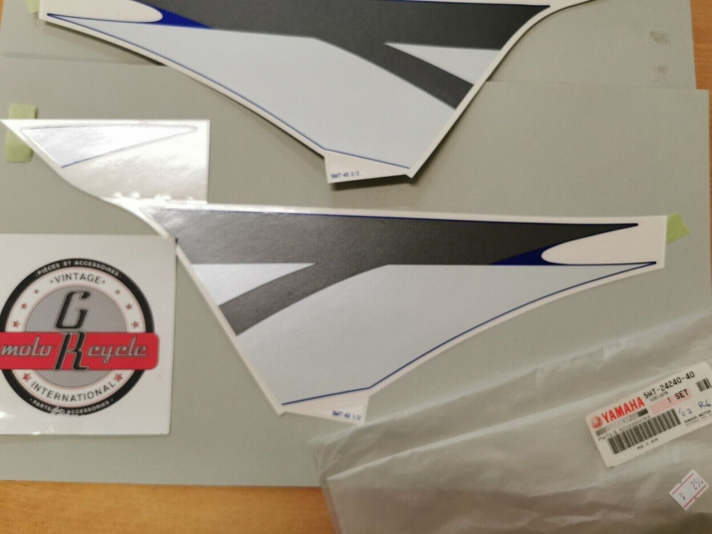 NOS YAMAHA YZFR6 2002  GRAPHIC SET   5MT-24240-40-00  Y49