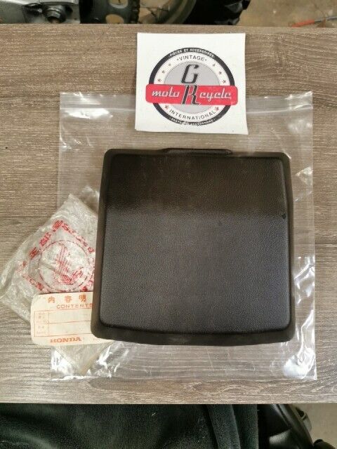 NOS HONDA GL1500 GOLDWING 1988 COVER TYPE1  83170-MN5-000ZA  H89