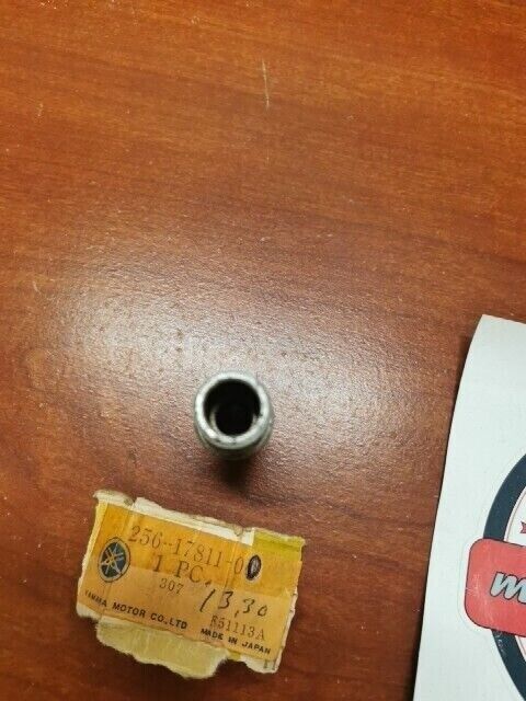 NOS Yamaha XS1 TACHOMETER GEAR HOUSING 256-17811-00-00 SUB 99999-00908-00 Y124