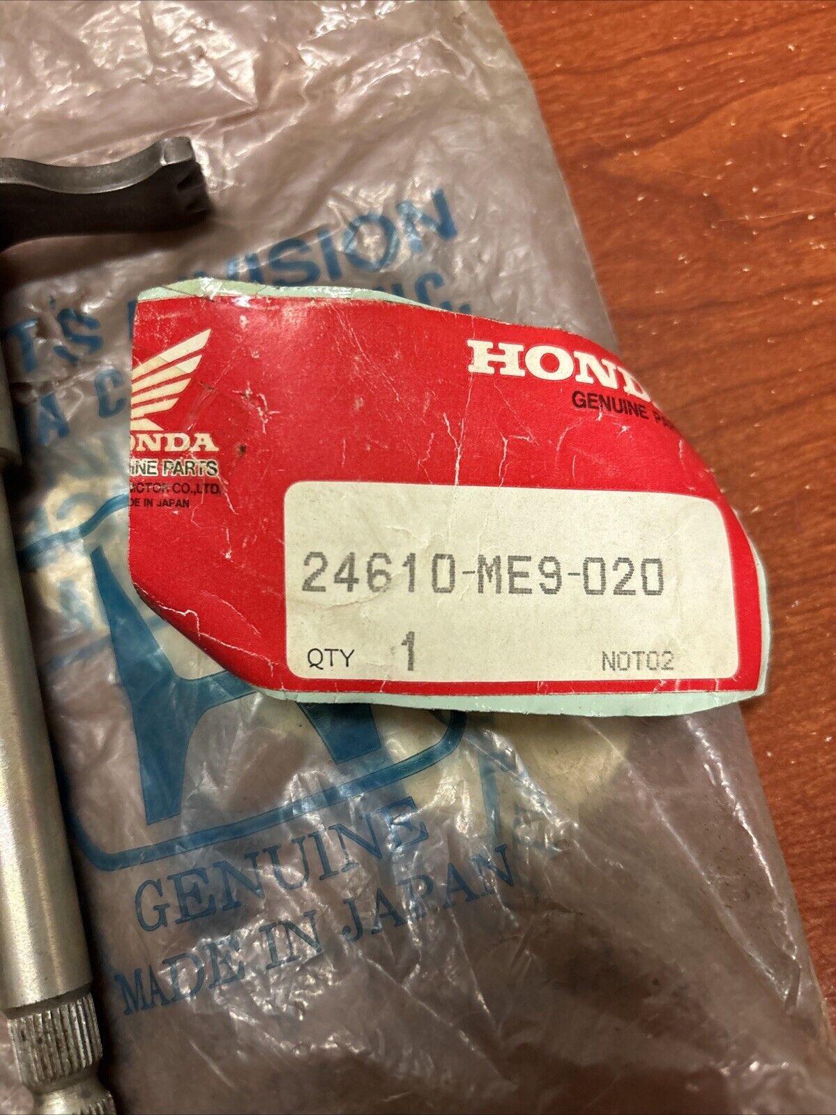 NOS Honda NV750C VT700C VT800C GEARSHIFT SPINDLE A 24610-ME9-020 H171