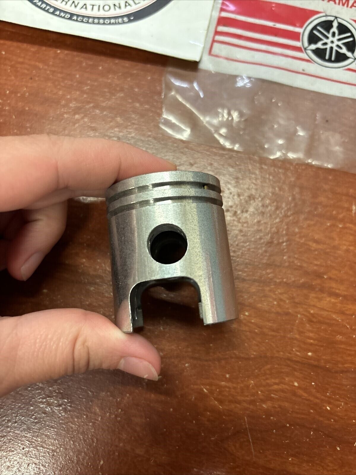 NOS Yamaha MF1 MF2 PISTON 40.50MM 102-11636-01-00 Y176