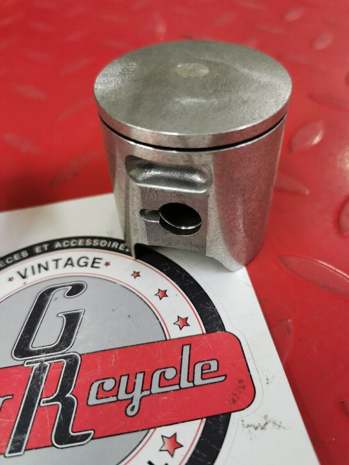NOS HONDA CR80R 1980  PISTON STD 13101-169-003 H38