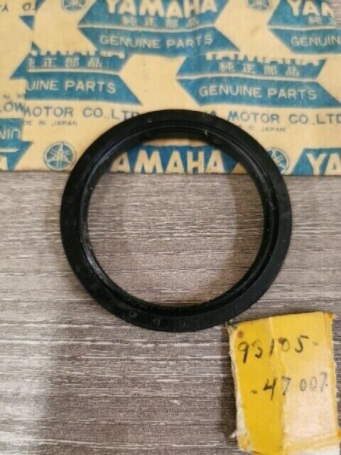 NOS YAMAHA TW200MC DT100B DT175E XT250J GT80B DT125 OIL SEAL 93105-47007-00 Y148