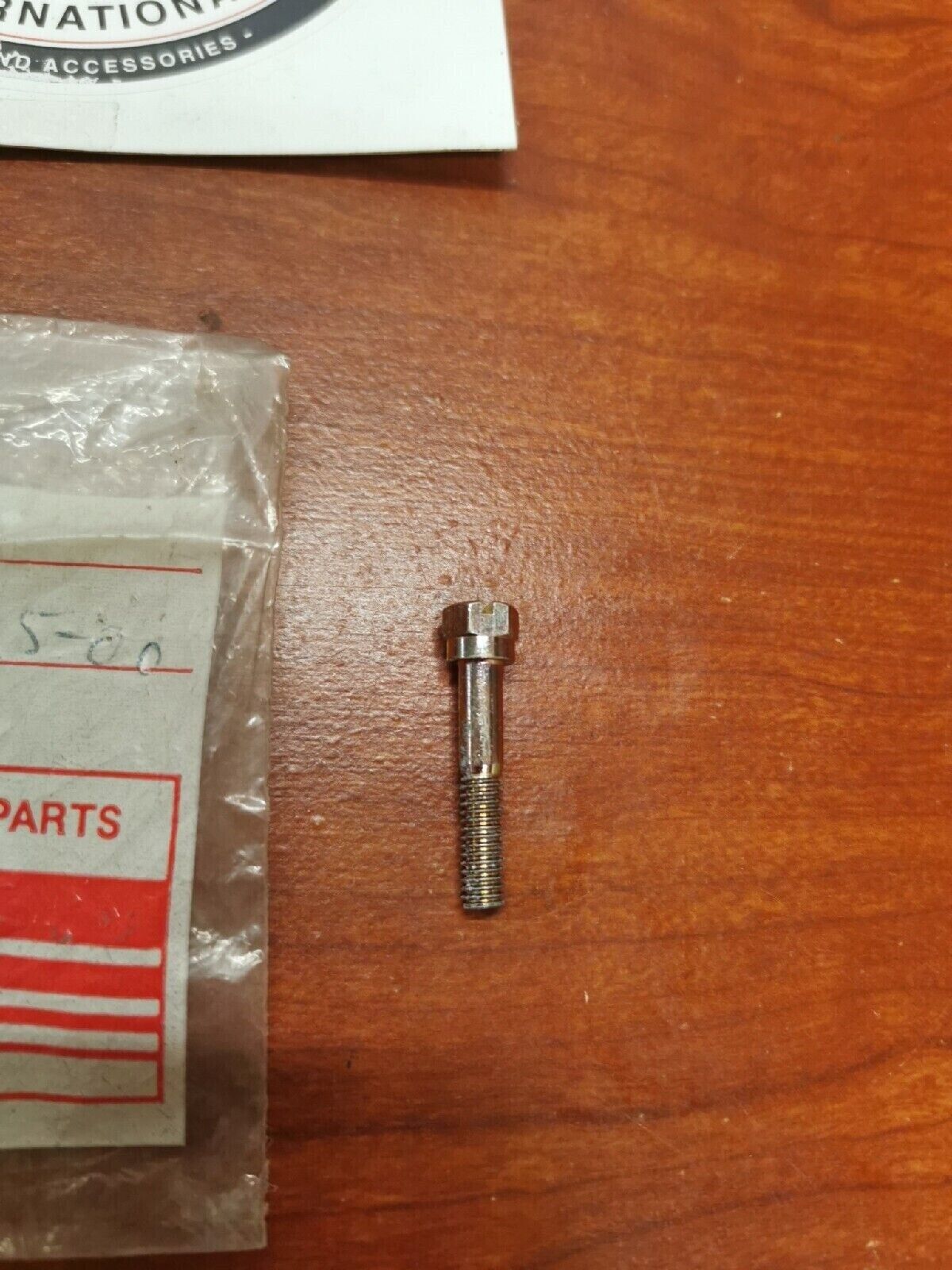 NOS Yamaha BODY FITTING SCREW 127-14125-00 Y69