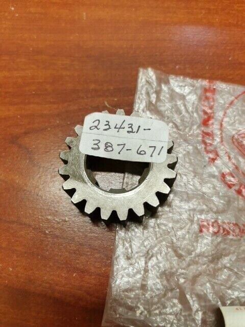 NOS Honda CB360T CJ360T MAINSHAFT SECOND GEAR 21T 23431-387-671 H90