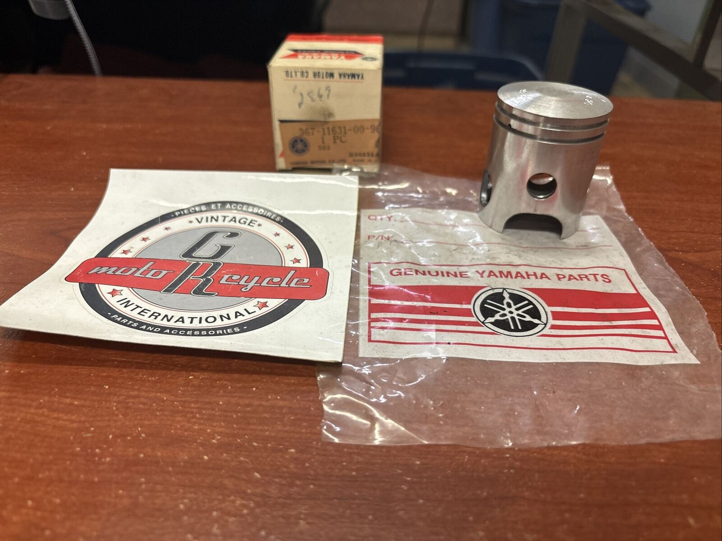 NOS Yamaha MX80 TY80 PISTON STD 367-11631-00-96 SUB 367-11631-11-96 Y175