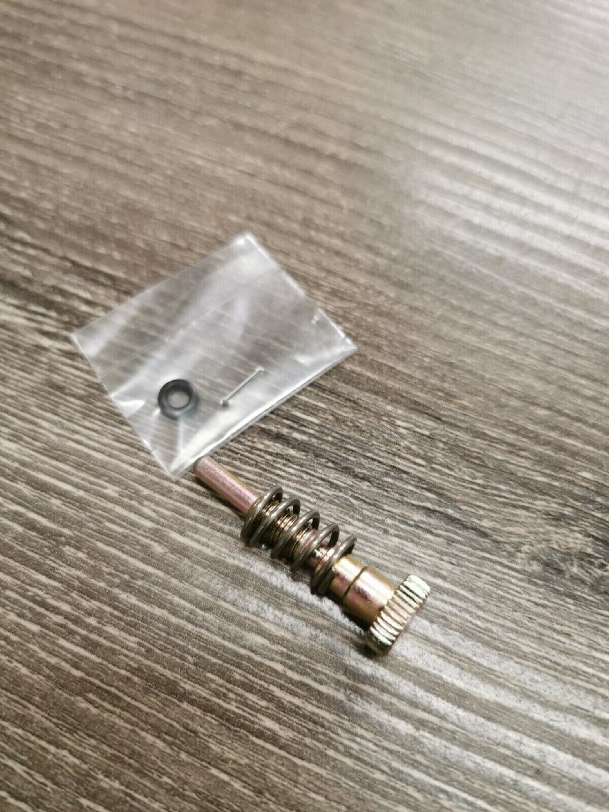 NOS YAMAHA THROTTLE  SCREW  10W-14103-00-00 Superseded by 4AC-14103-00-00  Y56