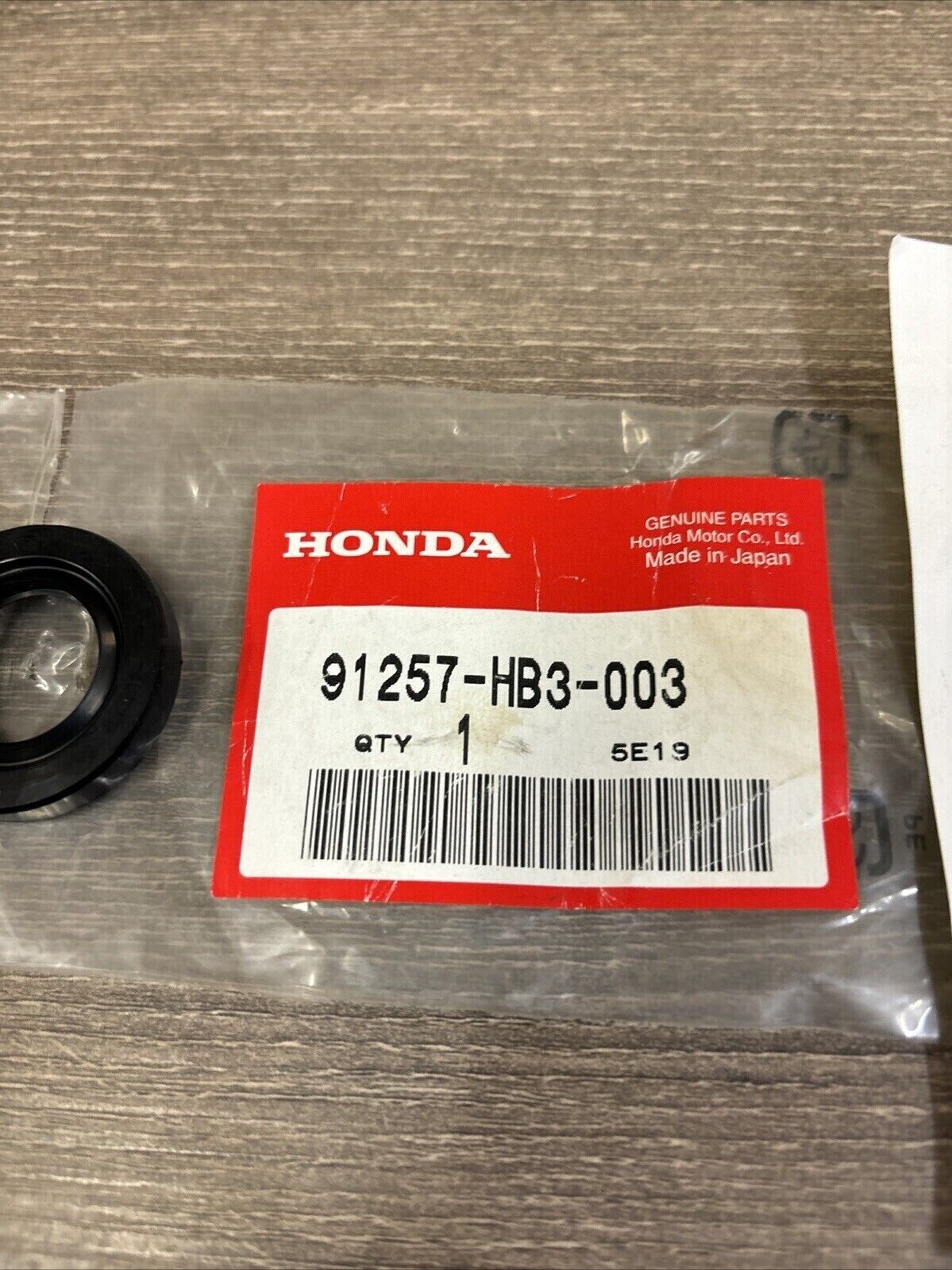 NOS Honda ATC90 NHX110WH TRX200SX TRX250 DUST SEAL 35X20X7 91257-HB3-003 H123