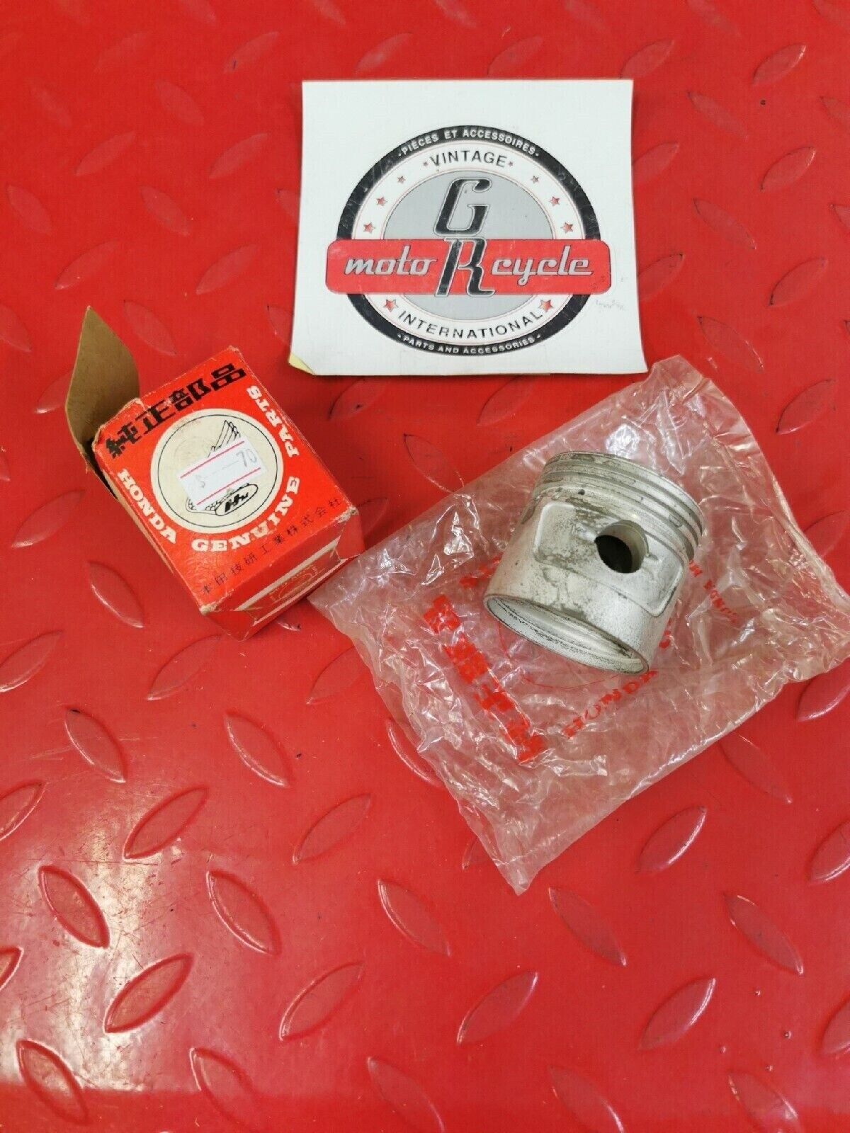 NOS HONDA C95 CA95 PISTON 1.00 13105-201-010 H40