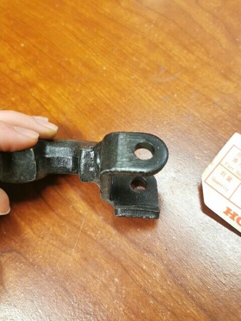 NOS Honda XL125S XL185S XR185 RIGHT STEP BAR 50618-437-000 H84