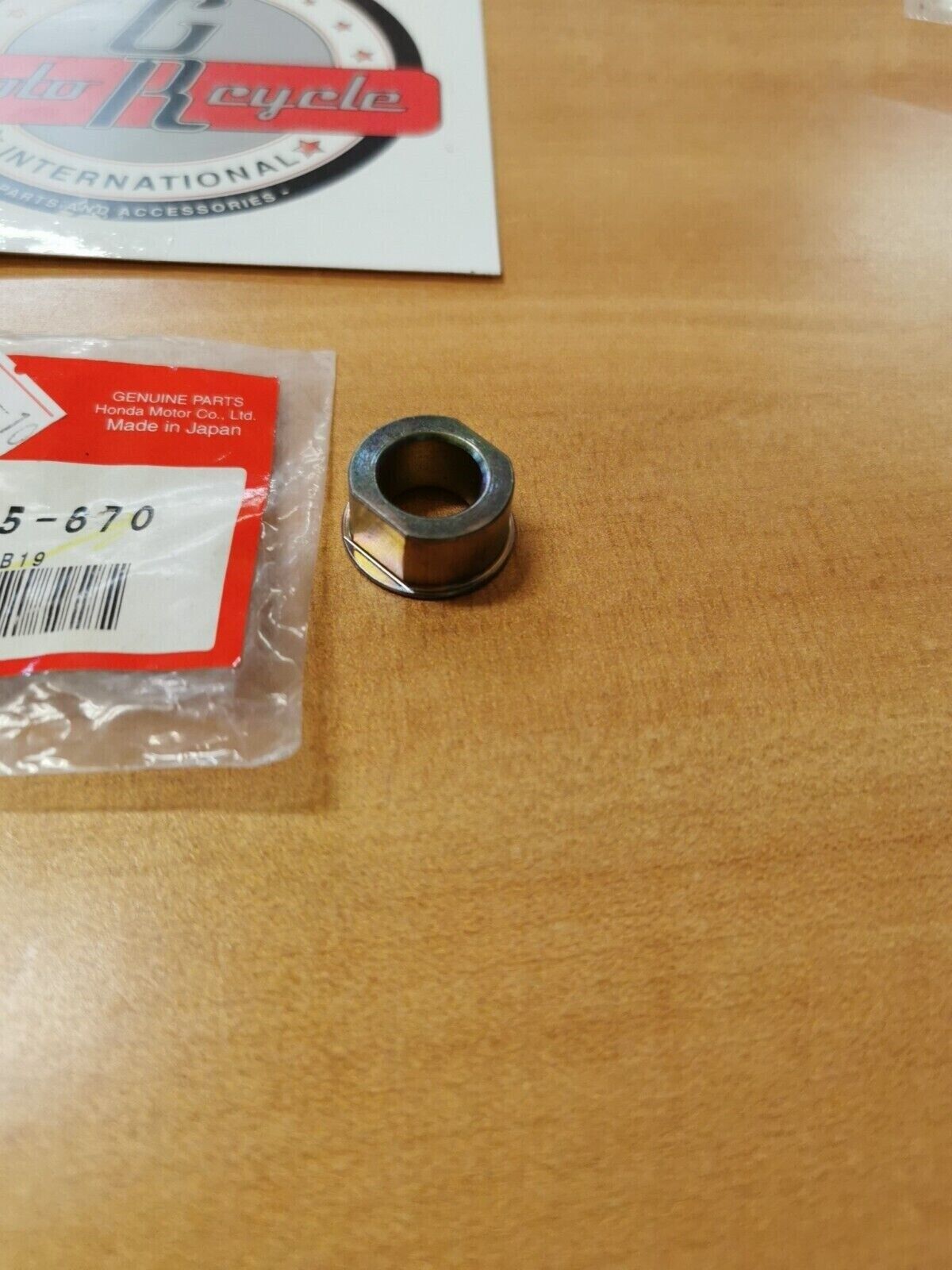 NEW NOS Honda TRX450 TRX300 TRX400 TRX250 BRAKE STAY BUSHING 43483-HB5-670 H27